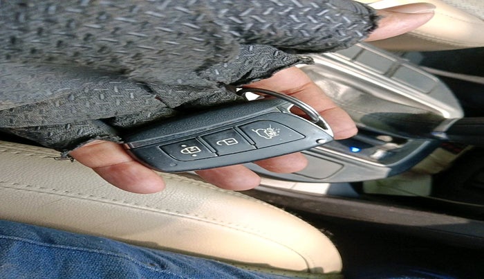 2014 Hyundai Santa Fe 4 WD AT, Diesel, Automatic, 84,846 km, interior