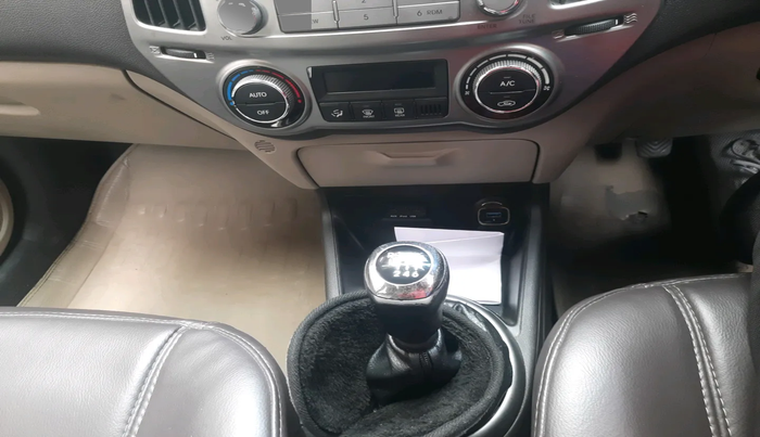 2013 Hyundai i20 SPORTZ 1.4 CRDI, Diesel, Manual, 73,594 km, interior