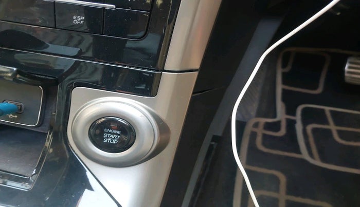 2018 Mahindra XUV500 W11 AT, Diesel, Automatic, 71,750 km, interior