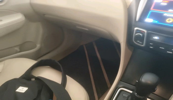 2020 Maruti Ciaz ALPHA  AT 1.5 SHVS PETROL, Petrol, Automatic, 22,369 km, interior