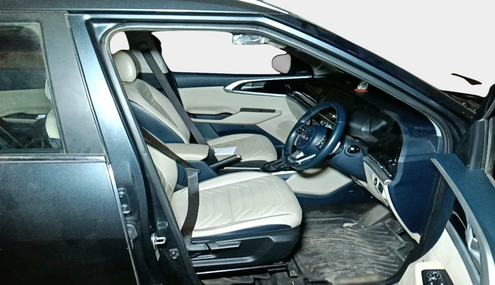 2022 KIA CARENS LUXURY PLUS 1.4 PETROL DCT 7 STR, Petrol, Automatic, 32,665 km, interior