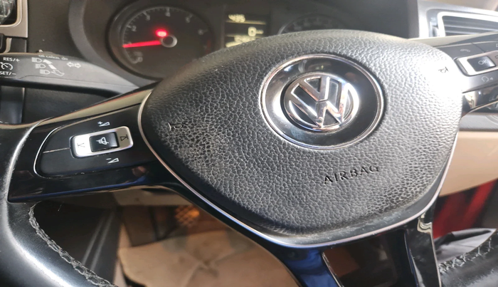 2016 Volkswagen Polo HIGHLINE1.2L, Petrol, Manual, 1,04,662 km, interior