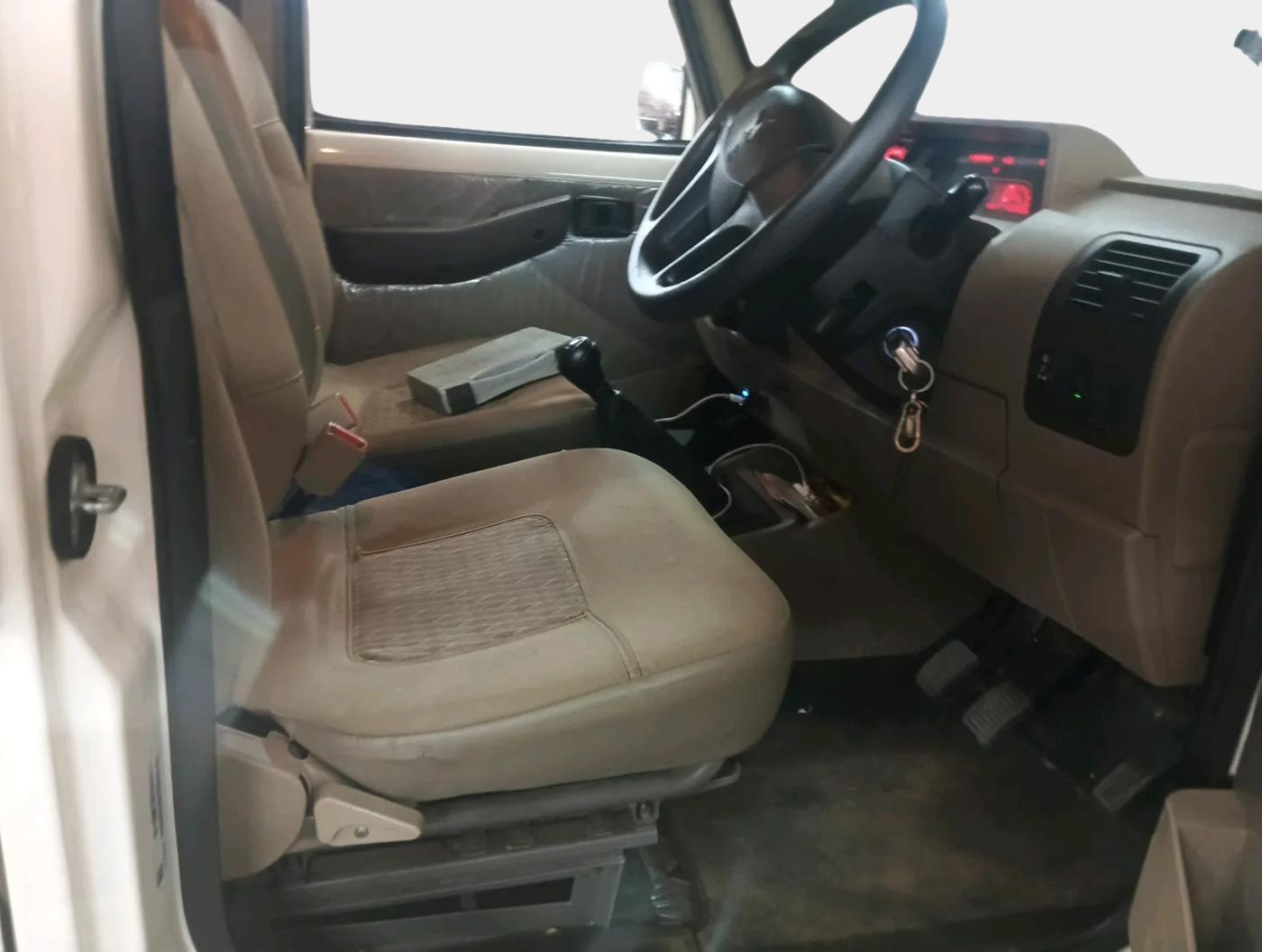 2023 Mahindra Bolero B6, Diesel, Manual, 40,342 km, interior