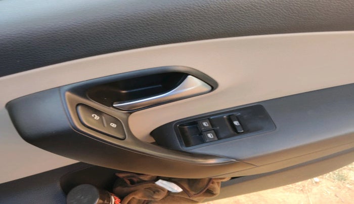 2012 Volkswagen Polo COMFORTLINE 1.2L PETROL, Petrol, Manual, 92,081 km, interior