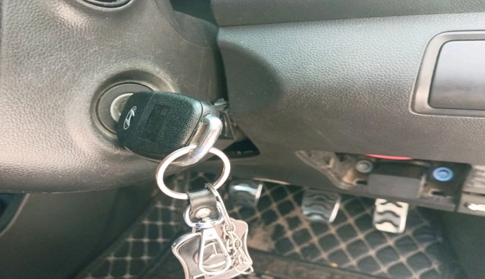 2016 Hyundai i20 Active 1.2 S, Petrol, Manual, 1,05,293 km, interior