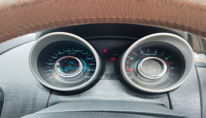 2015 Mahindra XUV500 W6, Diesel, Manual, 1,88,569 km, interior