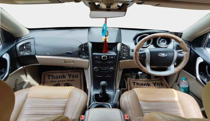 2015 Mahindra XUV500 W6, Diesel, Manual, 1,88,569 km, interior