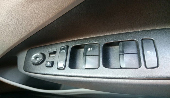 2019 Hyundai GRAND I10 NIOS SPORTZ AMT 1.2 KAPPA VTVT, Petrol, Automatic, 30,940 km, interior