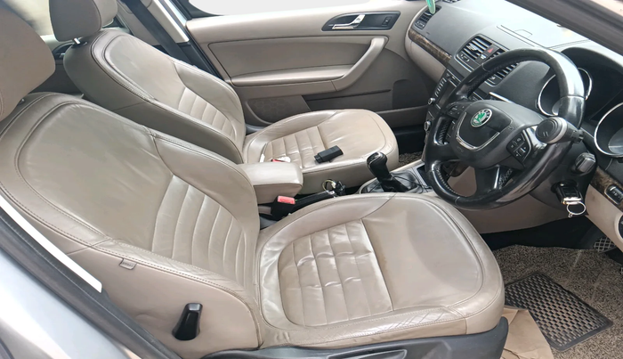 2011 Skoda Yeti ACTIVE 2.0 TDI CR 4X2, Diesel, Manual, 1,83,890 km, interior