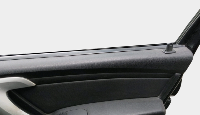 2017 Nissan Terrano XE (D), Diesel, Manual, 92,668 km, interior