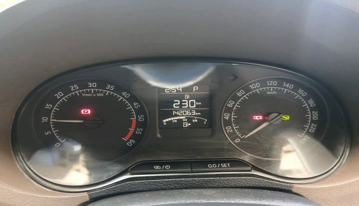 2015 Skoda Rapid 1.5 TDI CR ELEGANCE PLUS AT, Diesel, Automatic, 1,42,063 km, interior