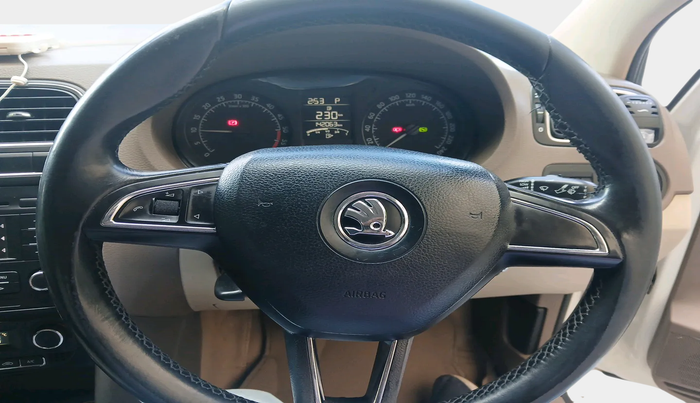 2015 Skoda Rapid 1.5 TDI CR ELEGANCE PLUS AT, Diesel, Automatic, 1,42,063 km, interior