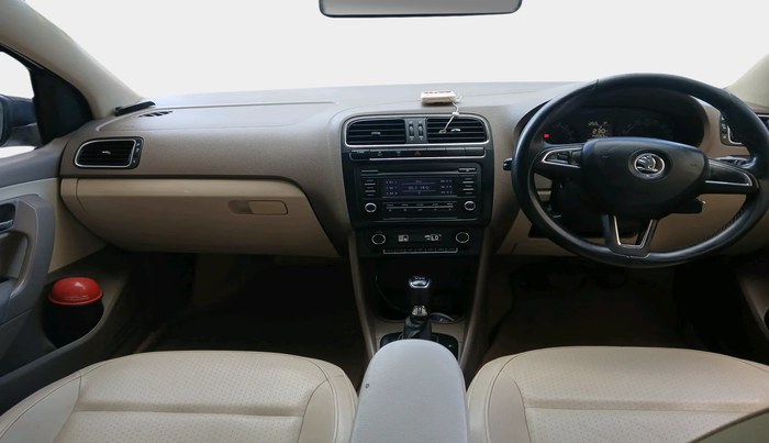 2015 Skoda Rapid 1.5 TDI CR ELEGANCE PLUS AT, Diesel, Automatic, 1,42,063 km, interior