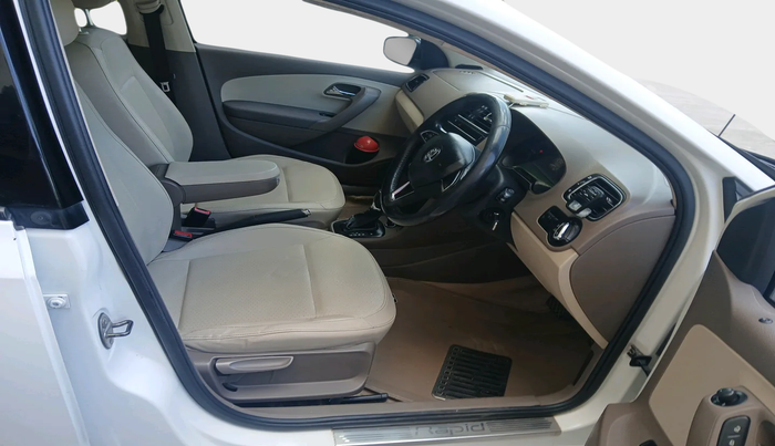 2015 Skoda Rapid 1.5 TDI CR ELEGANCE PLUS AT, Diesel, Automatic, 1,42,063 km, interior