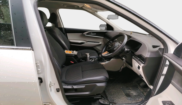 2023 KIA CARENS  PRESTIGE 1.5 TURBO PETROL IMT 7 STR , Petrol, Manual, 24,493 km, interior