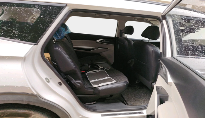 2023 KIA CARENS  PRESTIGE 1.5 TURBO PETROL IMT 7 STR , Petrol, Manual, 24,493 km, interior