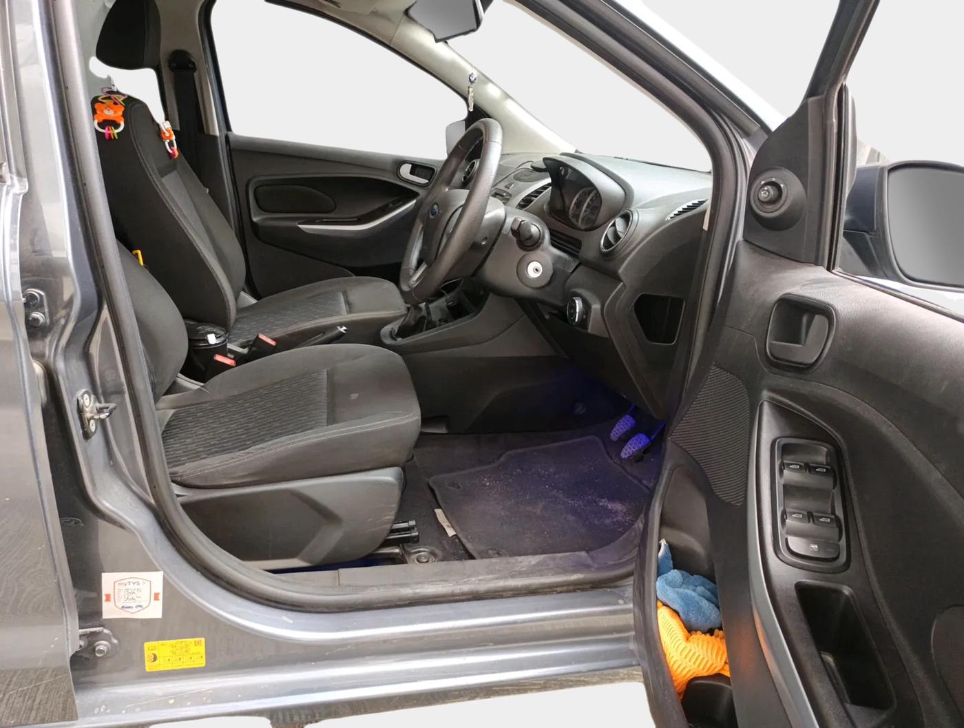 2015 Ford New Figo TREND 1.2 PETROL, Petrol, Manual, 34,750 km, interior