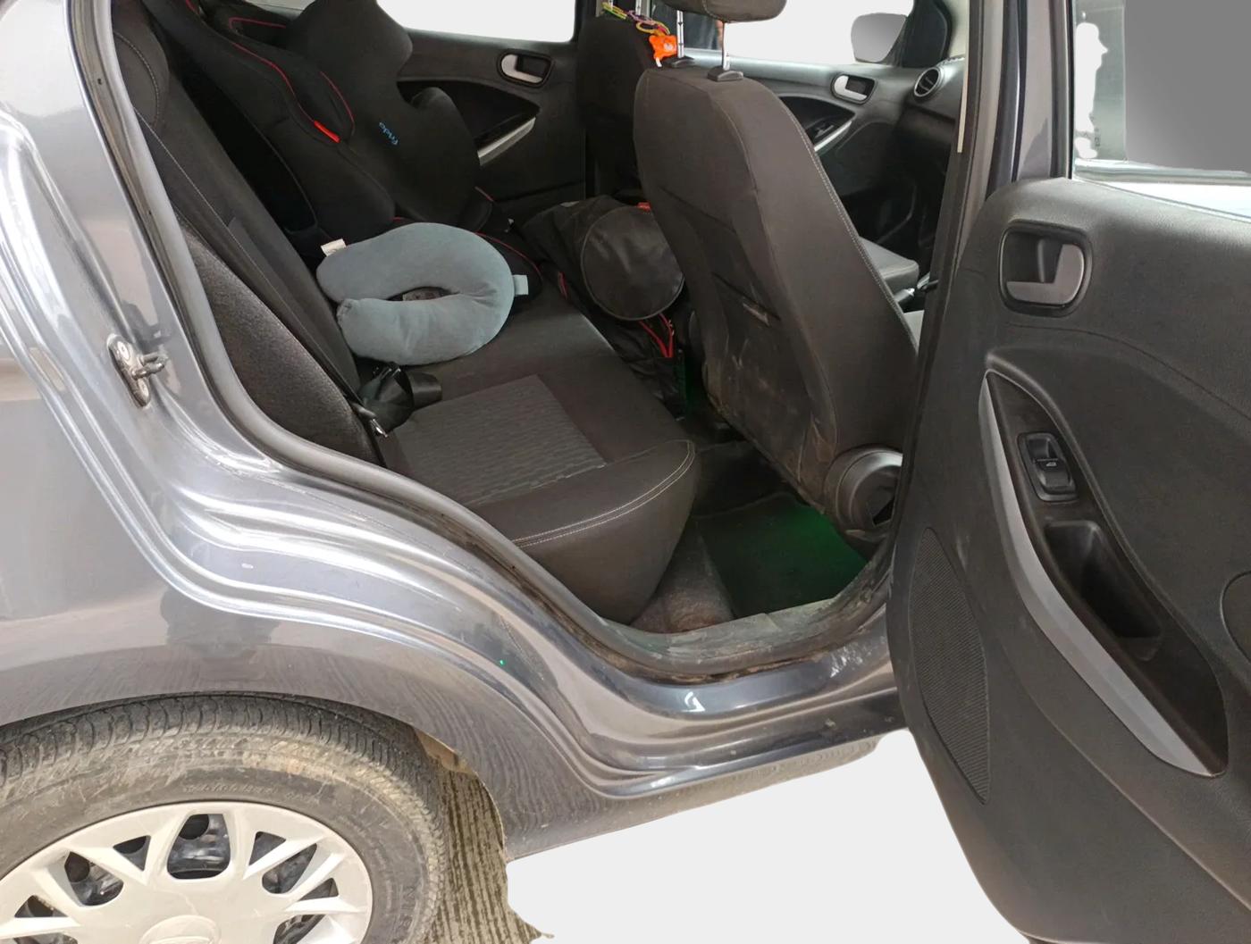 2015 Ford New Figo TREND 1.2 PETROL, Petrol, Manual, 34,750 km, interior