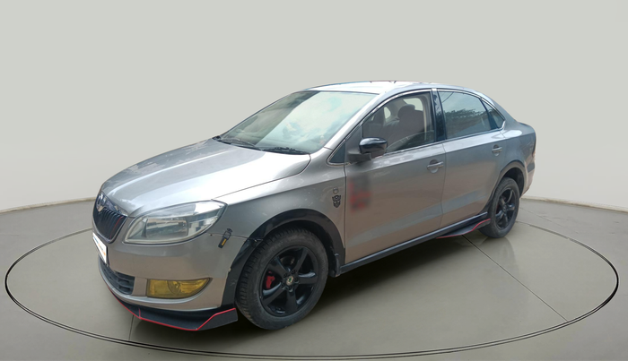2012 Skoda Rapid ELEGANCE 1.6 TDI CR MT, Diesel, Manual, 91,347 km, exterior