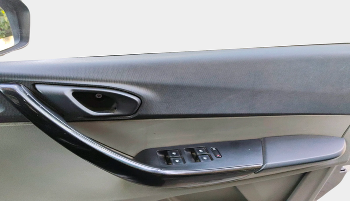 2017 Tata Tiago XT PETROL, Petrol, Manual, 1,17,612 km, interior