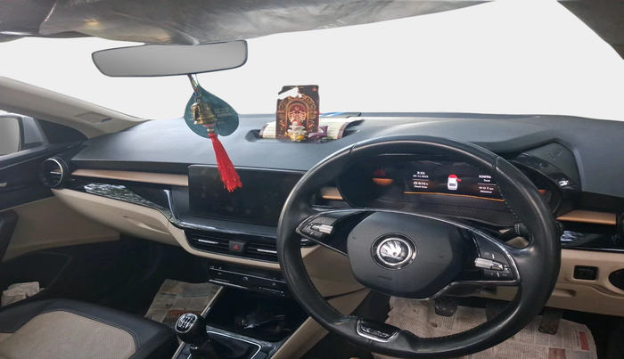 2022 Skoda SLAVIA STYLE 1.0L TSI MT, Petrol, Manual, 50,890 km, interior