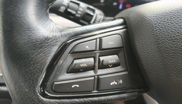 2022 Mahindra XUV700 AX 5 P AT 5 STR, Petrol, Automatic, 47,623 km, interior