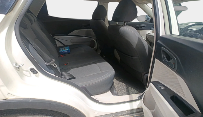 2019 Mahindra XUV300 W6 1.5 DIESEL, Diesel, Manual, 62,388 km, interior