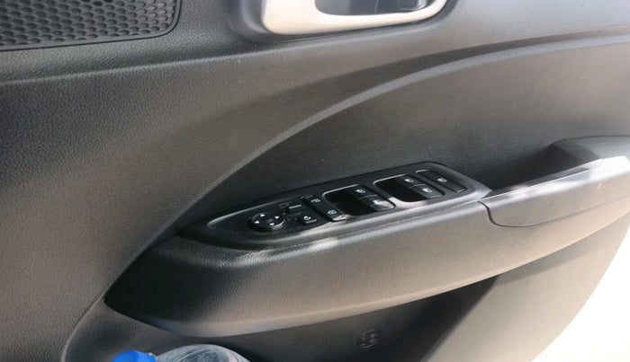 2021 Hyundai VENUE SX 1.5 CRDI, Diesel, Manual, 52,450 km, interior