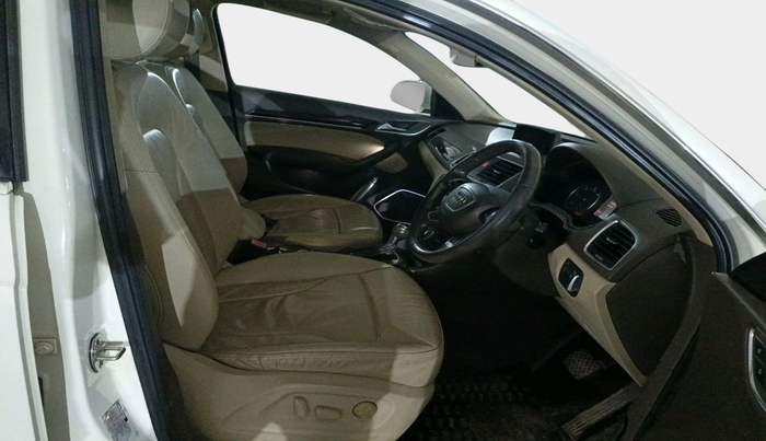 2013 Audi Q3 2.0 TDI QUATTRO, Diesel, Automatic, 1,24,450 km, interior