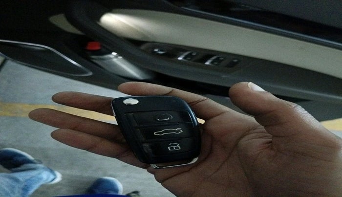 2013 Audi Q3 2.0 TDI QUATTRO, Diesel, Automatic, 1,24,450 km, interior