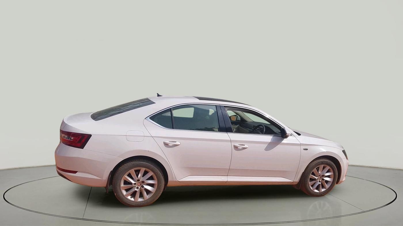 2016 Skoda Superb L&K 1.8 TSI AT, Petrol, Automatic, 1,08,355 km, exterior