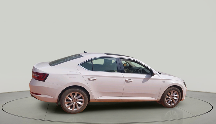 2016 Skoda Superb L&K 1.8 TSI AT, Petrol, Automatic, 1,08,355 km, exterior