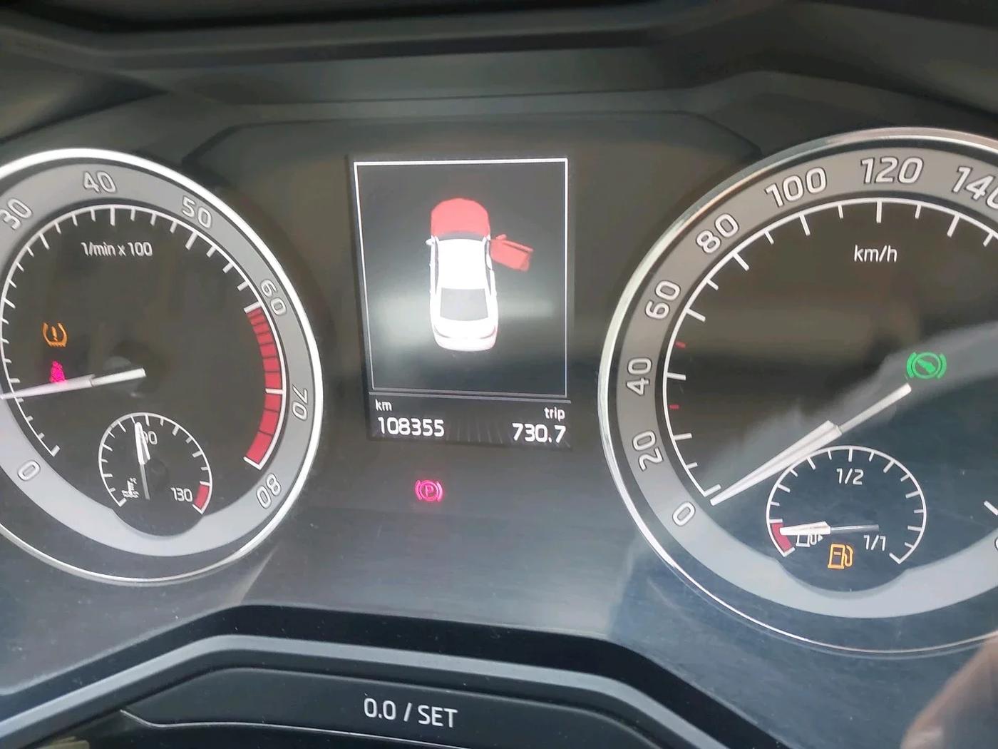 2016 Skoda Superb L&K 1.8 TSI AT, Petrol, Automatic, 1,08,355 km, interior