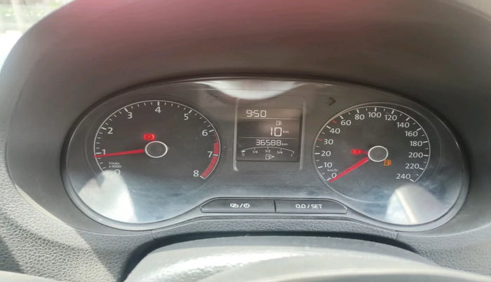 2016 Volkswagen Polo COMFORTLINE 1.2L, Petrol, Manual, 36,588 km, interior