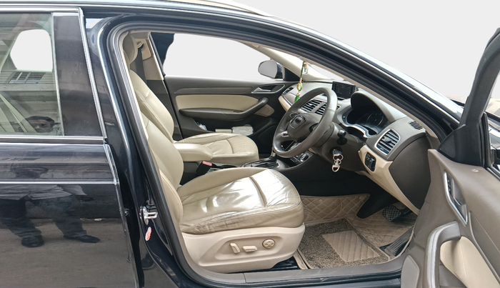 2013 Audi Q3 2.0 QUATTRO TDI AT, Diesel, Automatic, 1,08,335 km, interior