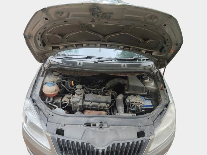 2012 Skoda Fabia AMBITION 1.2 MPI, Petrol, Manual, 1,14,477 km, exterior