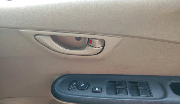 2014 Honda Amaze 1.2L I-VTEC S, Petrol, Manual, 2,68,648 km, interior