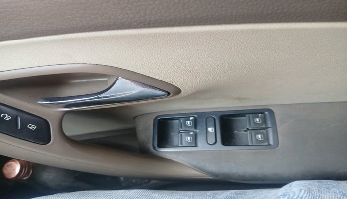 2012 Skoda Rapid ELEGANCE 1.6 TDI CR MT, Diesel, Manual, 1,51,851 km, interior