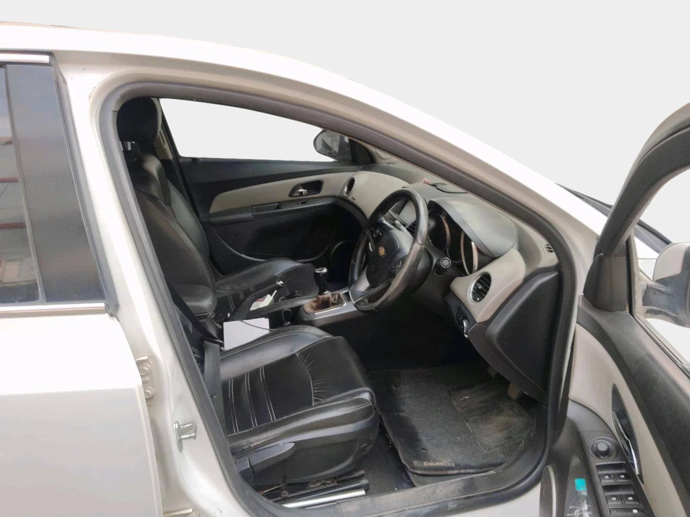 2012 Chevrolet Cruze LTZ, Diesel, Manual, 75,694 km, interior