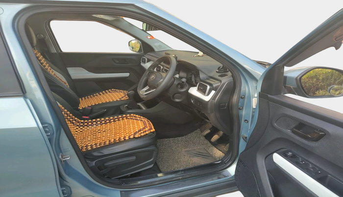 2022 Tata PUNCH ACCOMPLISHED MT, Petrol, Manual, 31,653 km, interior