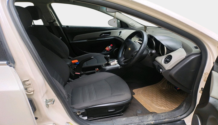 2012 Chevrolet Cruze LT, Diesel, Manual, 81,936 km, interior