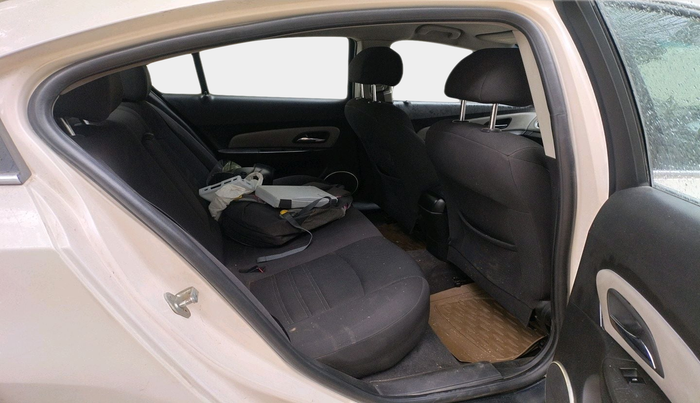 2012 Chevrolet Cruze LT, Diesel, Manual, 81,936 km, interior