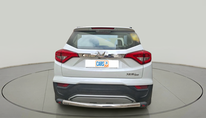 2023 Mahindra XUV300 W6 1.2 PETROL, Petrol, Manual, 13,525 km, exterior