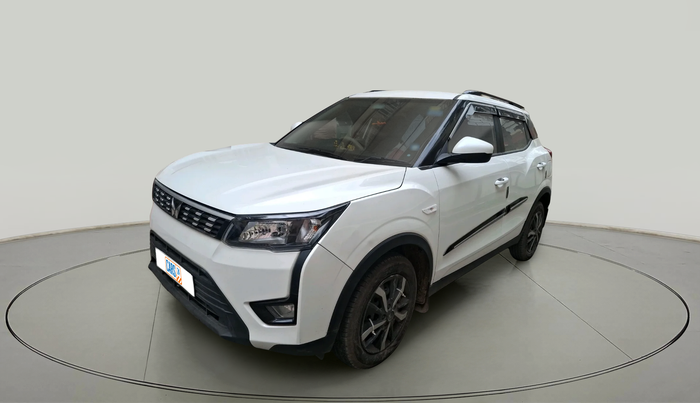 2023 Mahindra XUV300 W6 1.2 PETROL, Petrol, Manual, 13,525 km, exterior