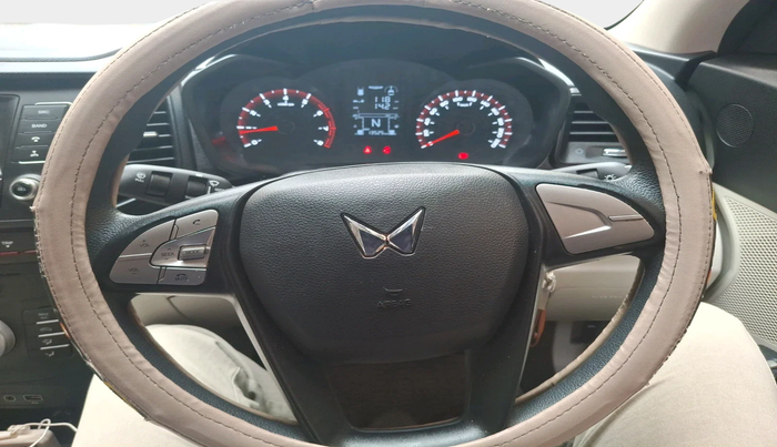 2023 Mahindra XUV300 W6 1.2 PETROL, Petrol, Manual, 13,525 km, interior