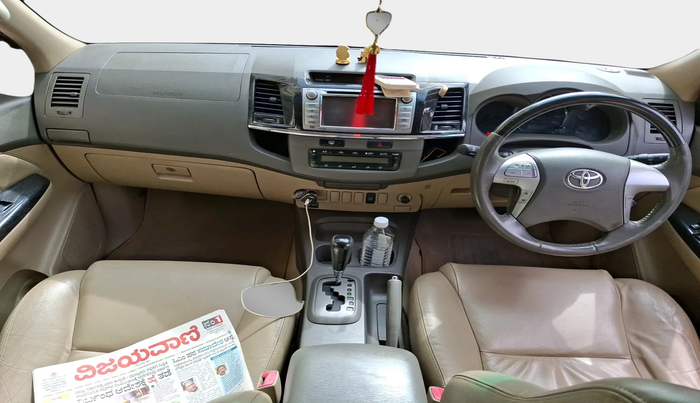 2013 Toyota Fortuner 3.0 4X2 AT, Diesel, Automatic, 1,19,575 km, interior