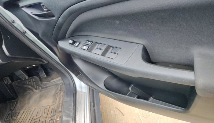 2024 Maruti BREZZA VXI, Petrol, Manual, 13,674 km, interior