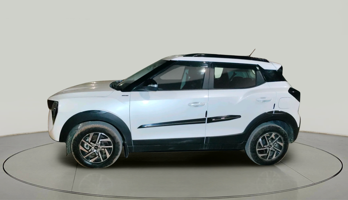 2024 Mahindra XUV 3XO AX5 1.2 L TCMPFI AT, Petrol, Automatic, 7,769 km, exterior