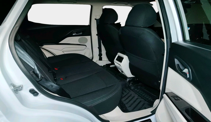 2024 Mahindra XUV 3XO AX5 1.2 L TCMPFI AT, Petrol, Automatic, 7,769 km, interior