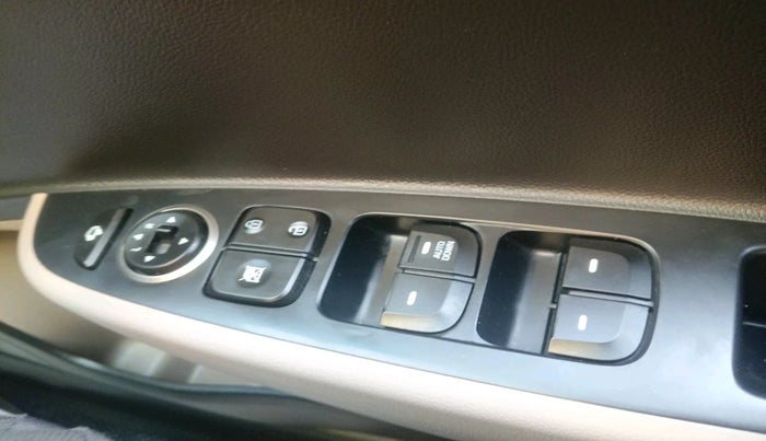 2018 Hyundai Grand i10 SPORTZ 1.2 KAPPA VTVT, Petrol, Manual, 8,223 km, interior